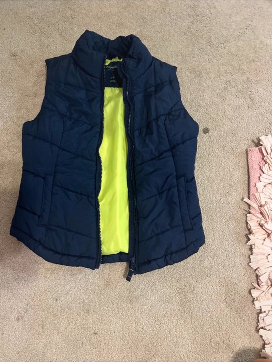 Aeropostale Jackets & Blazers - Aeropostale Navy Quilted Vest with Bright Lime Interior